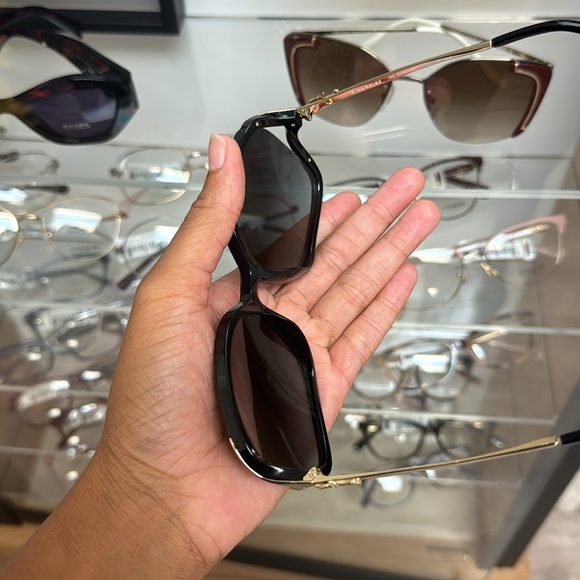 BLACK GRADIENT COACH SUNGLASSES - Picture 4 of 4